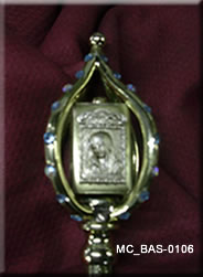 detalle bast&oacute;n de mando con virgen